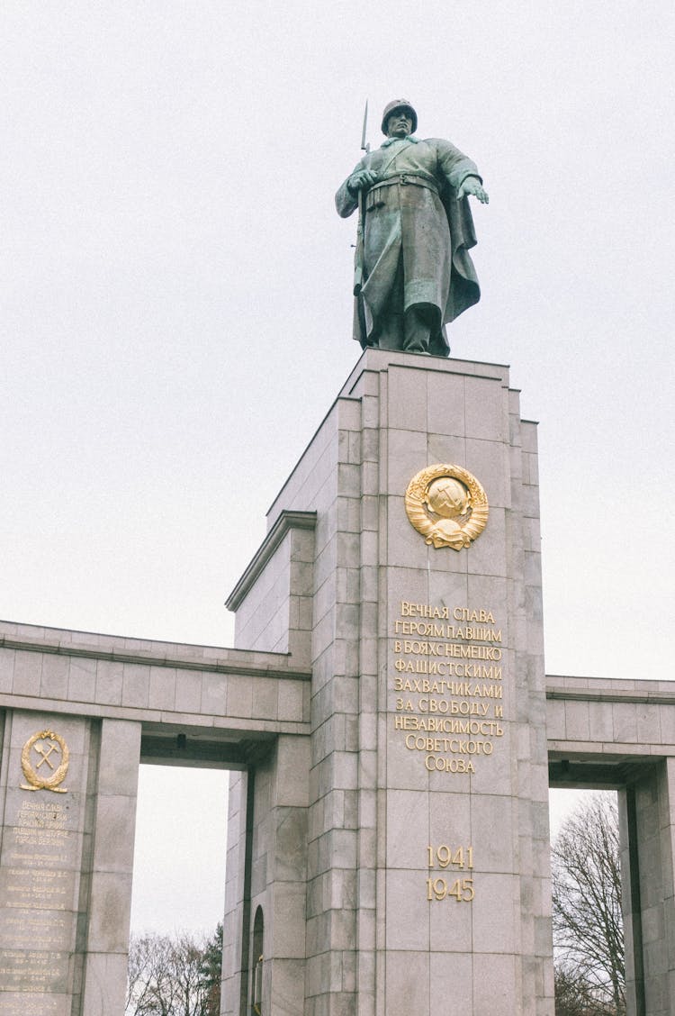 Second World War Soldier Sculpture