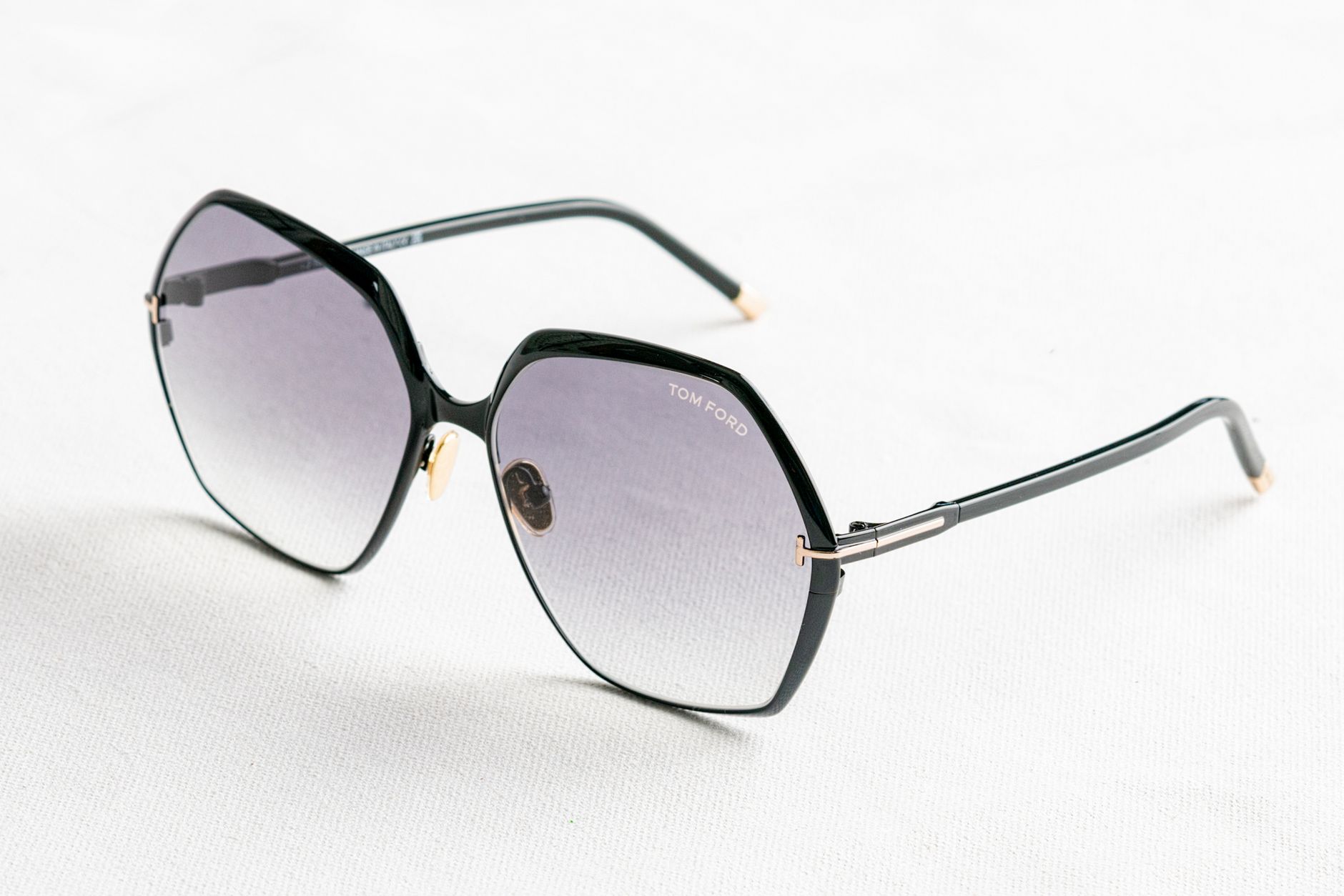 Stilfulde sorte Tom Ford-solbriller med gradient-glas