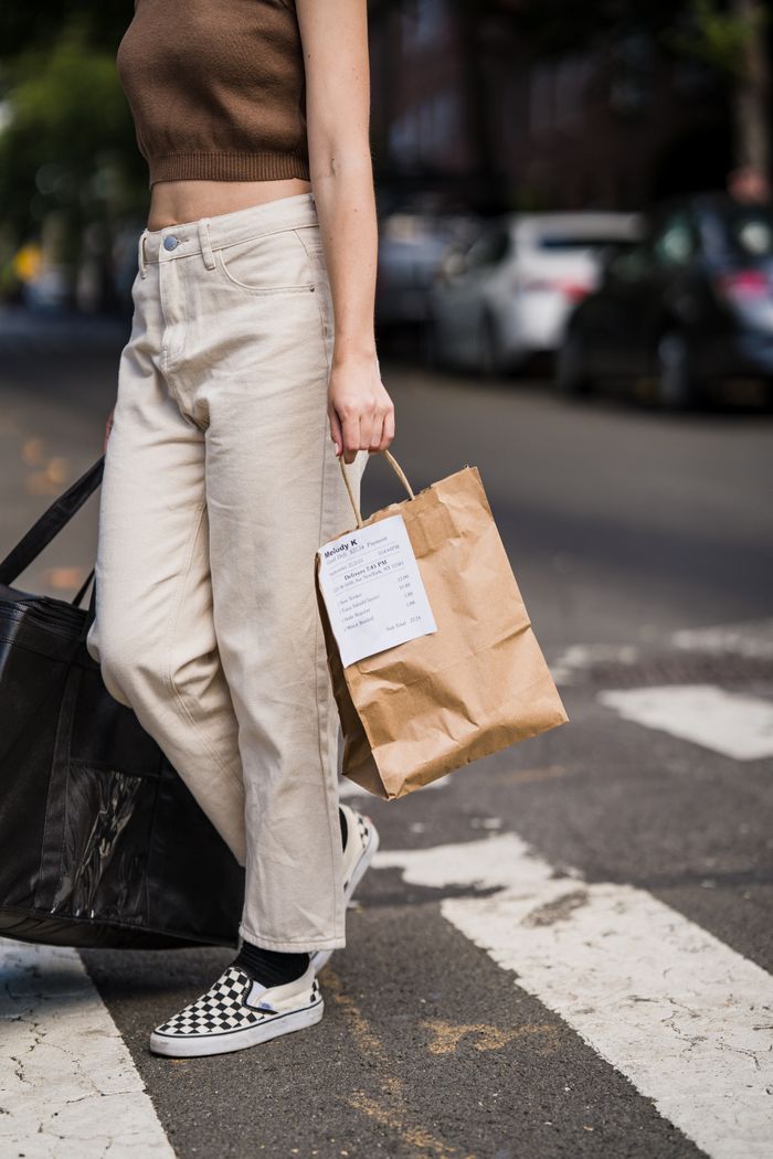 Commande à emporter dans un sac en papier