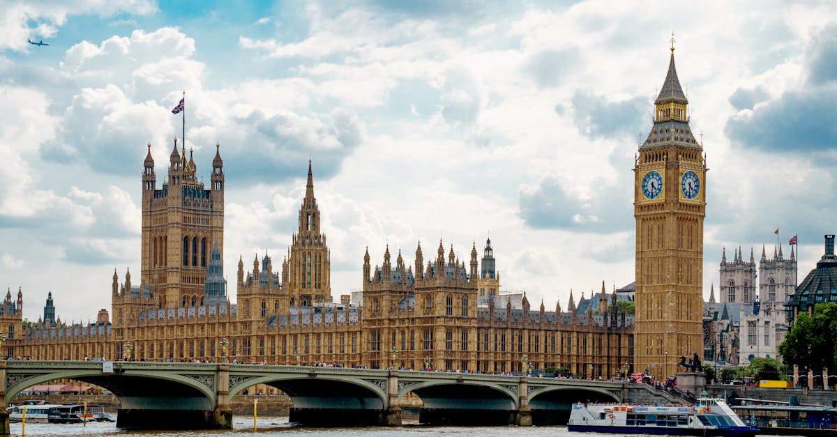 台美選舉年政治風險高 台股能否再現U型走勢?