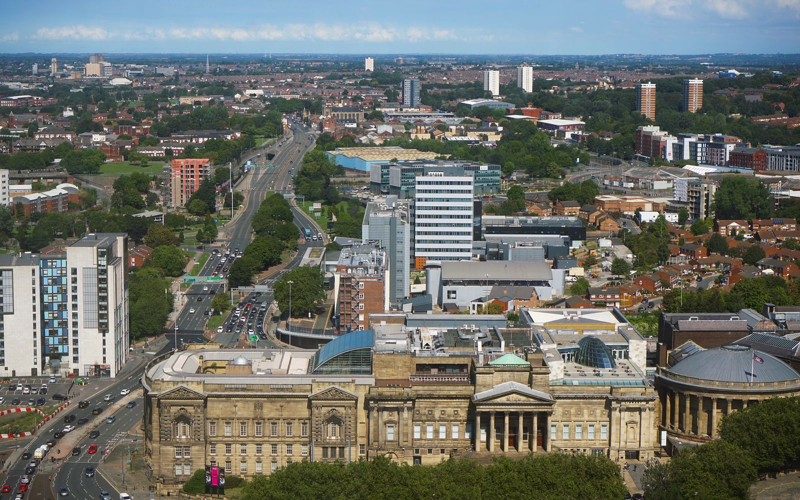 East Midlands Airport — chauffeur transfers with Platinum Chauffeurs