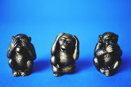 Фигурки трех мудрых обезьян