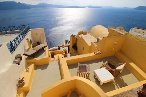 Free The yellow house in Oia Stock Photo
