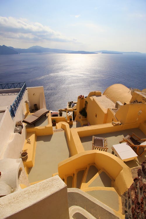 Free The yellow house in Oia Stock Photo