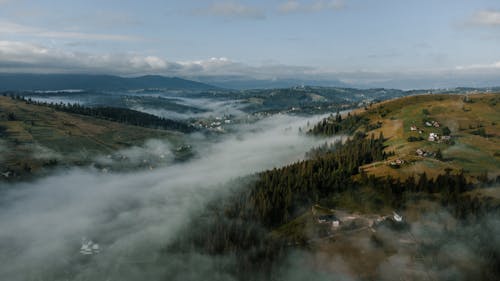 Fotos de stock gratuitas de foto con dron, fotografía aérea, niebla