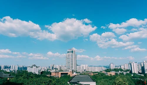 Immagine gratuita di cielo azzurro, cielo sereno, edificio