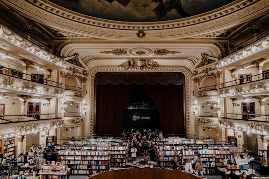 Explore the stunning El Ateneo Grand Splendid interior, a landmark bookstore in Buenos Aires.
