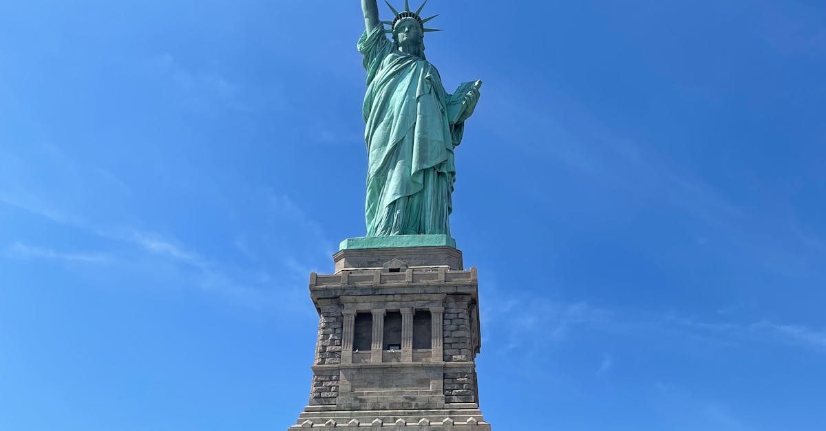 How much does a phlebotomist make in NY