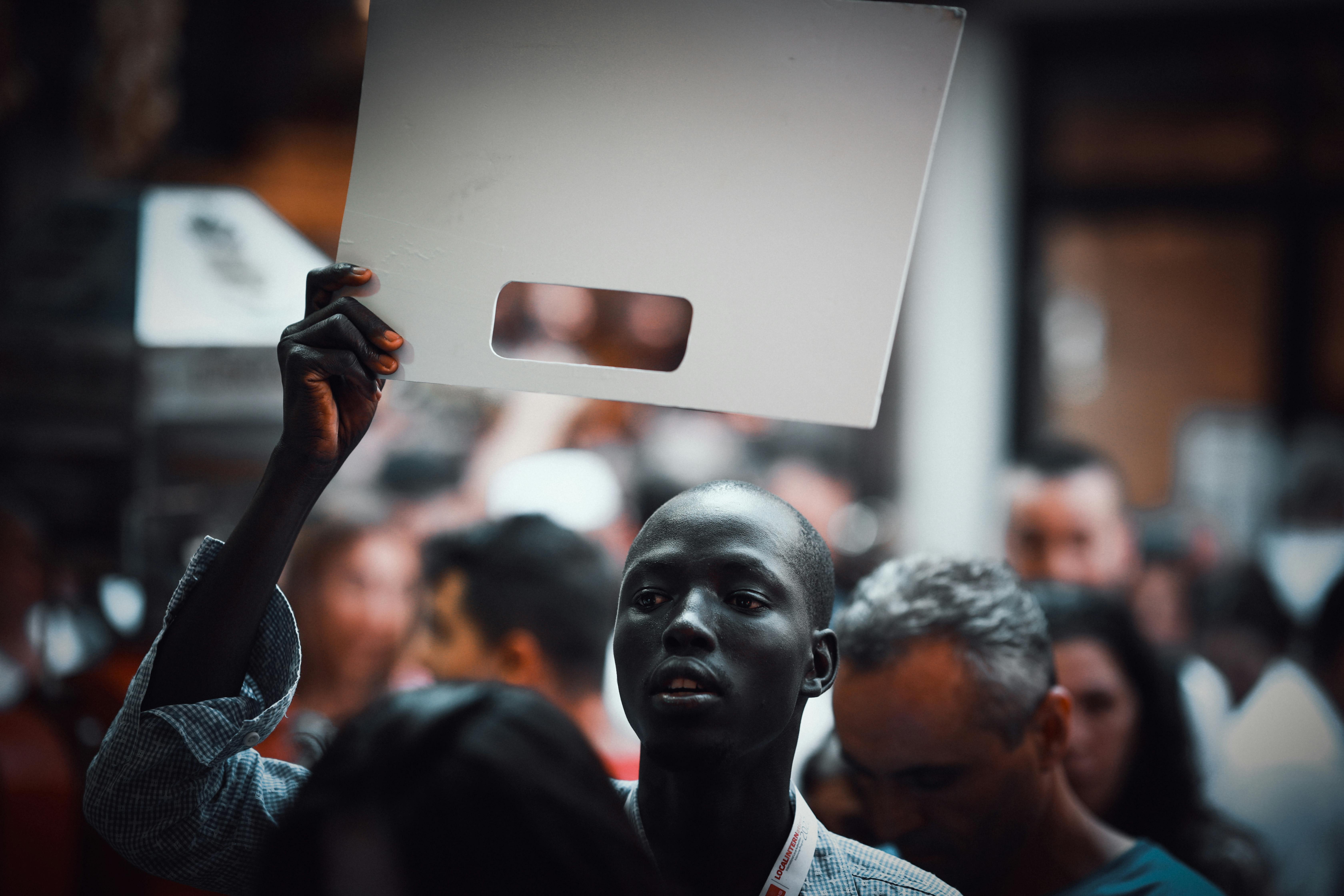 hyper-local politics community engagement — Photo by Emrah  Yazıcıoğlu on Pexels