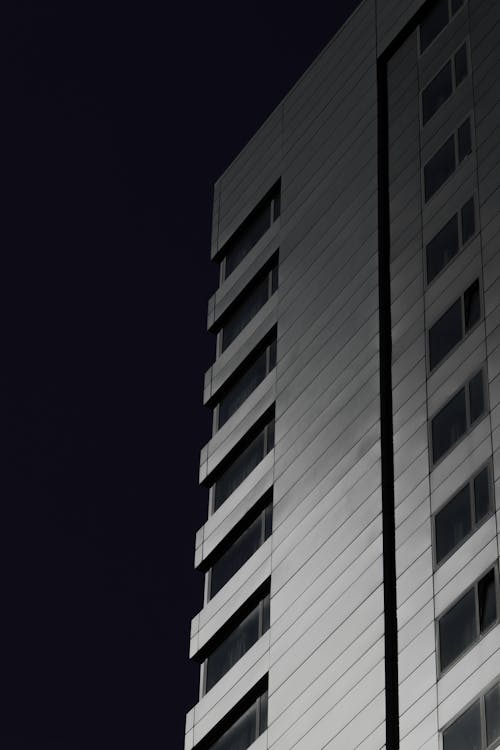 Ingyenes stockfotó éjszaka, épület külseje, épülethomlokzat témában
