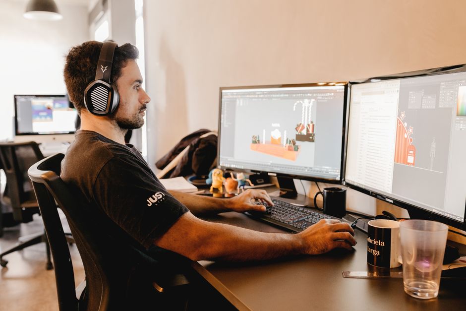 <b>32 Mouse Gaming Terbaik Pilihan Gamer Profesional</b> <b>32 Mouse Gaming Terbaik Pilihan Gamer Profesional</b>