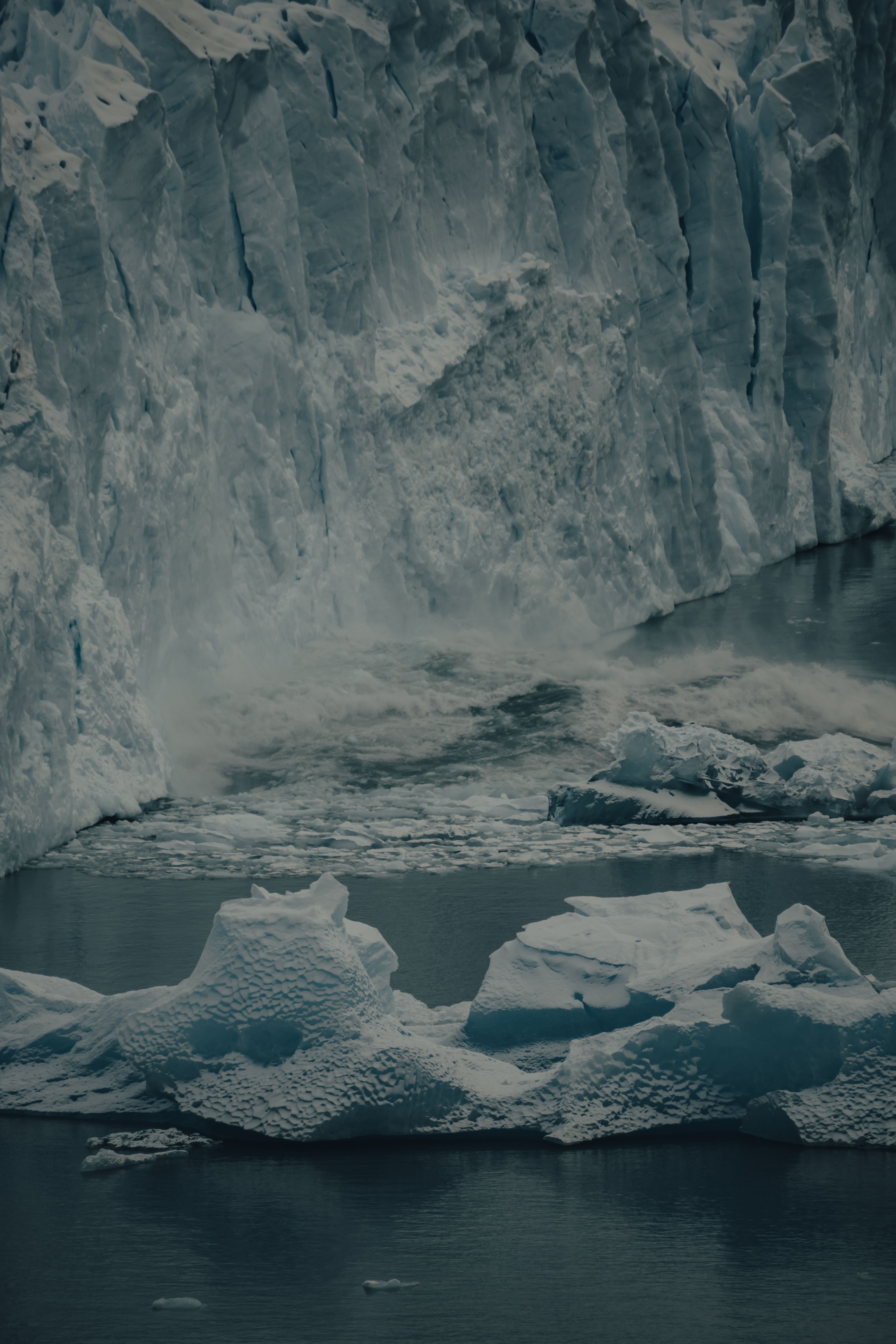 Geleiras derretendo: Desastre na fronteira do Nepal e Tibete acende alerta sobre os riscos de um Himalaia em transformação