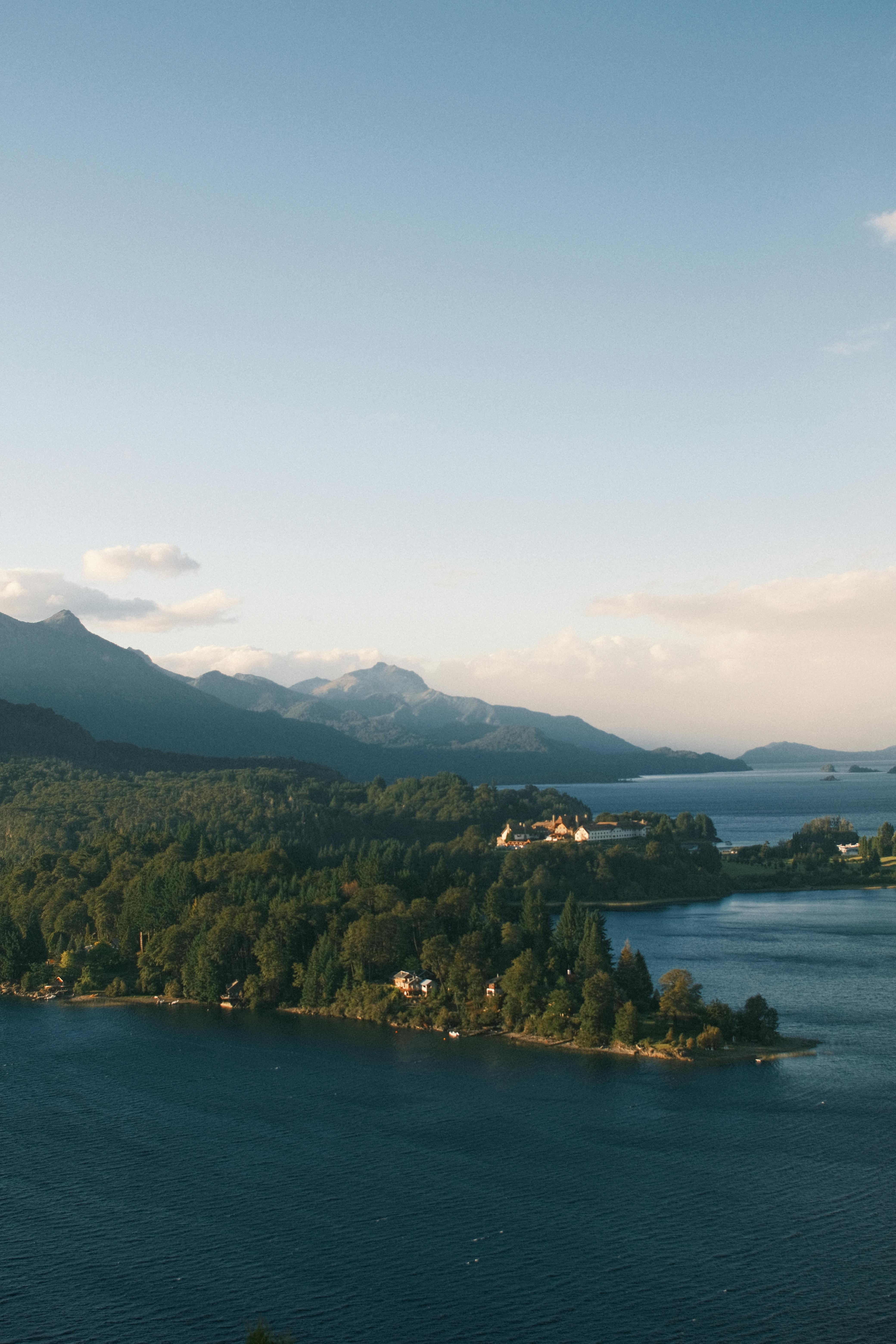 A breathtaking aerial view of the tranquil lake and mountains in San Carlos de Bariloche, Argentina.