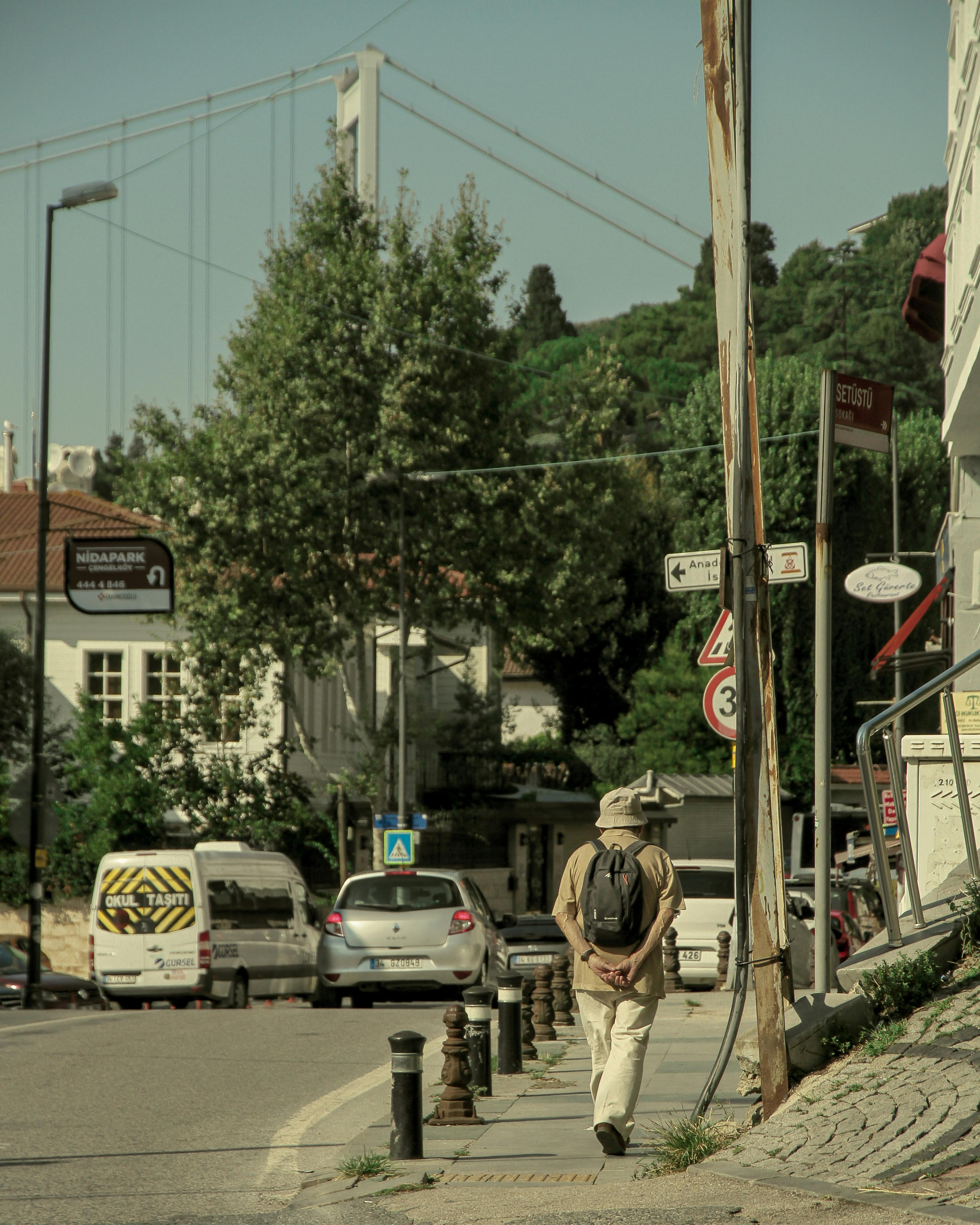 Will emotionally unavailable man come back?