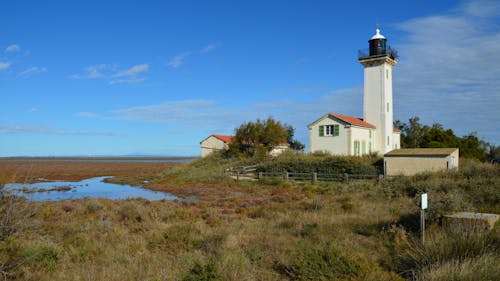 Immagine gratuita di campagna, cielo azzurro, faro