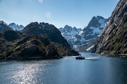 Fotos de stock gratuitas de cordillera, fondo de pantalla, montaña cubierta de nieve