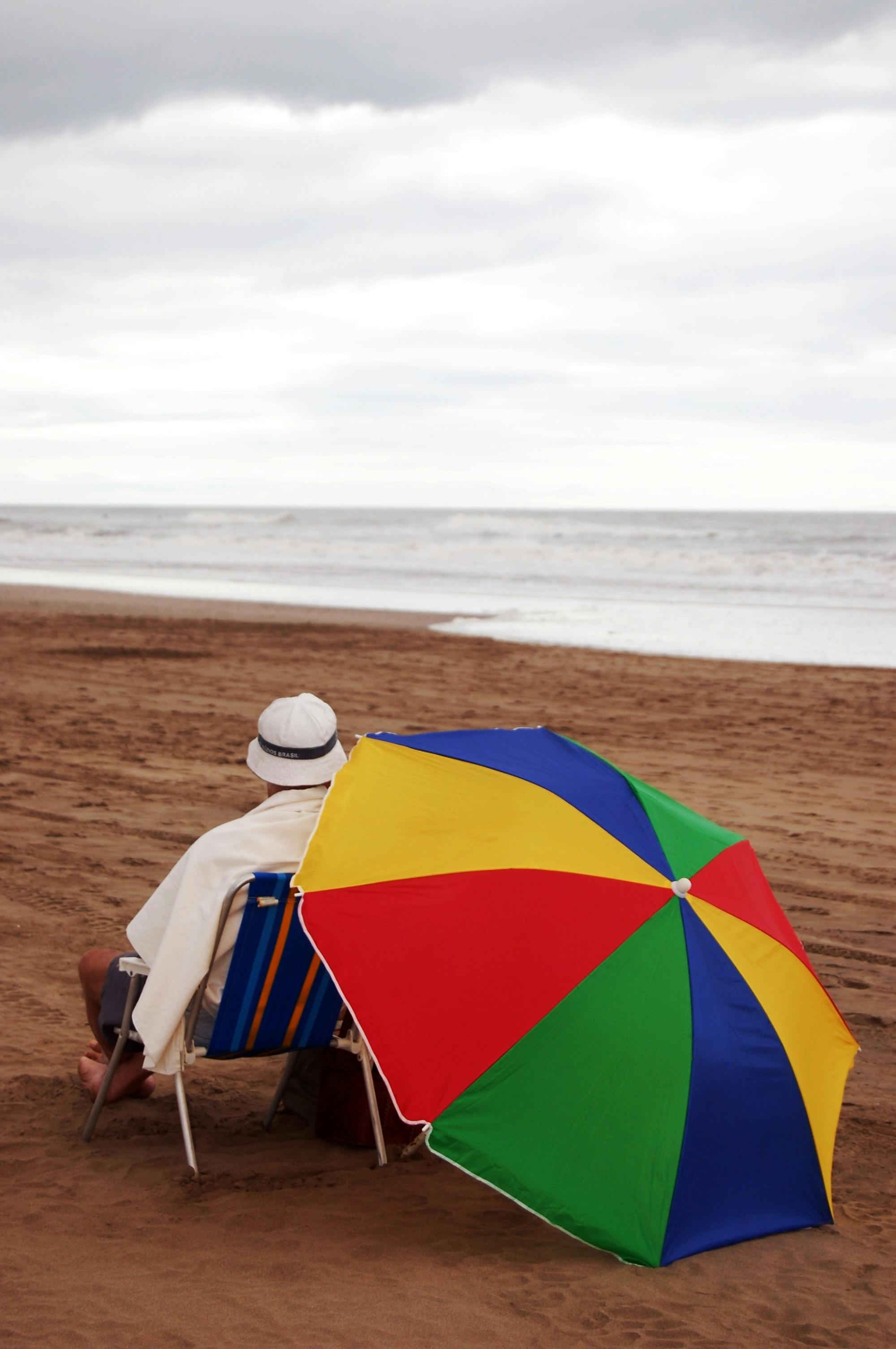 Gratis Fotos de stock gratuitas de arena, cielo nublado, de espaldas Foto de stock
