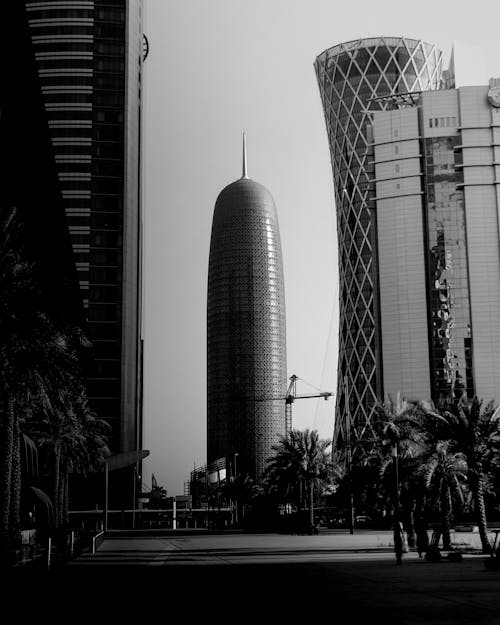 건축 설계, 검정색과 흰색, 고층 건물의 무료 스톡 사진