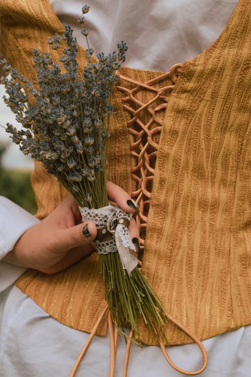 Kostnadsfri bild av blommor, bukett, håller