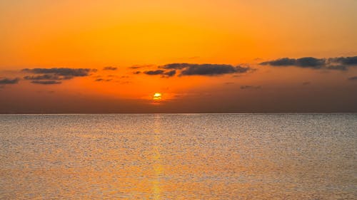 Ingyenes stockfotó hullámok, Napkelte, napkelte a hullámok felett témában