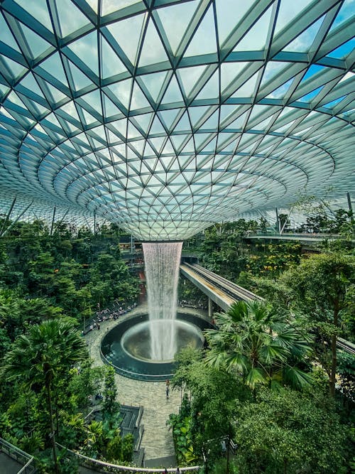 Безкоштовне стокове фото на тему «аеропорт jewel changi, вертикальні постріл, Водоспад»