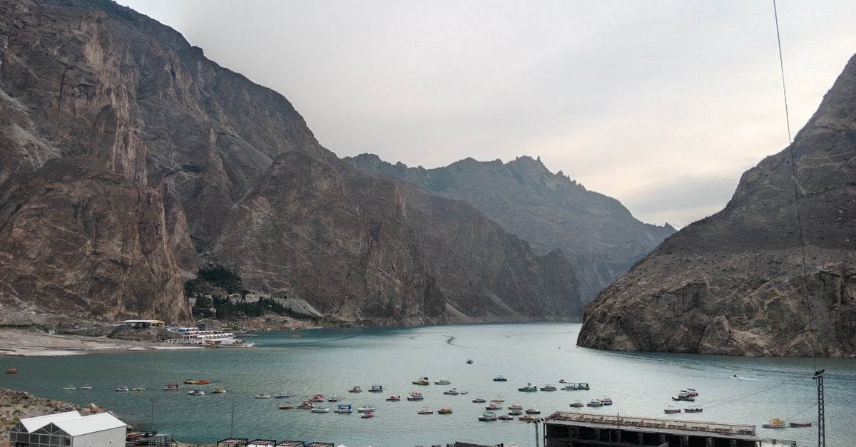 China, Pakistan Urge US-Iran Talks as West Asia Tensions Escalate