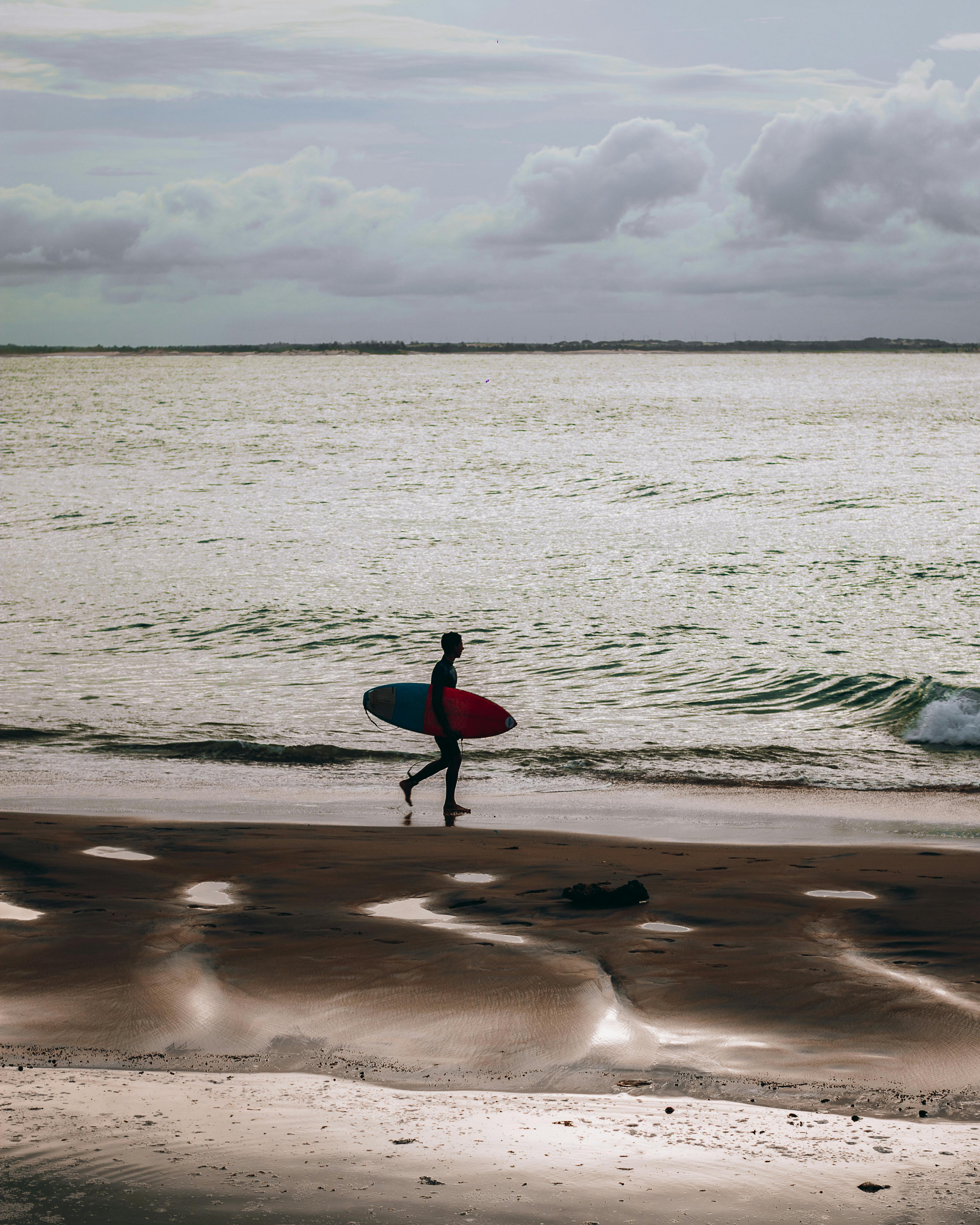 Free Images : man, ocean, surfer, surf, surfboard, extreme sport, water  sport, wind wave, boardsport, surfing equipment and supplies, surface water  sports, individual sports, bodyboarding, wakesurfing 4913x3456 - - 125818 -  Free stock photos - PxHere