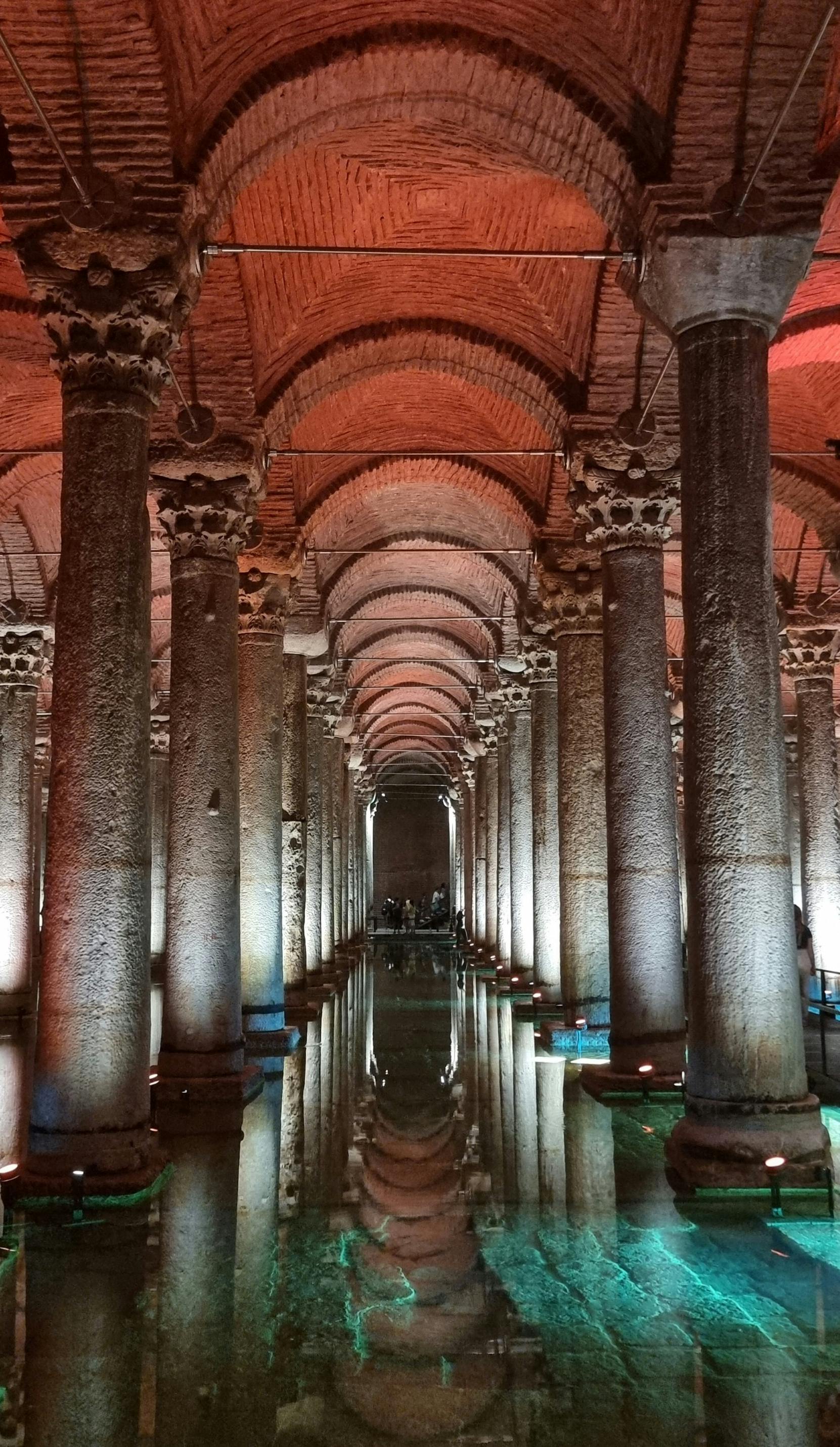 arched-walkway-with-columns-free-stock-photo