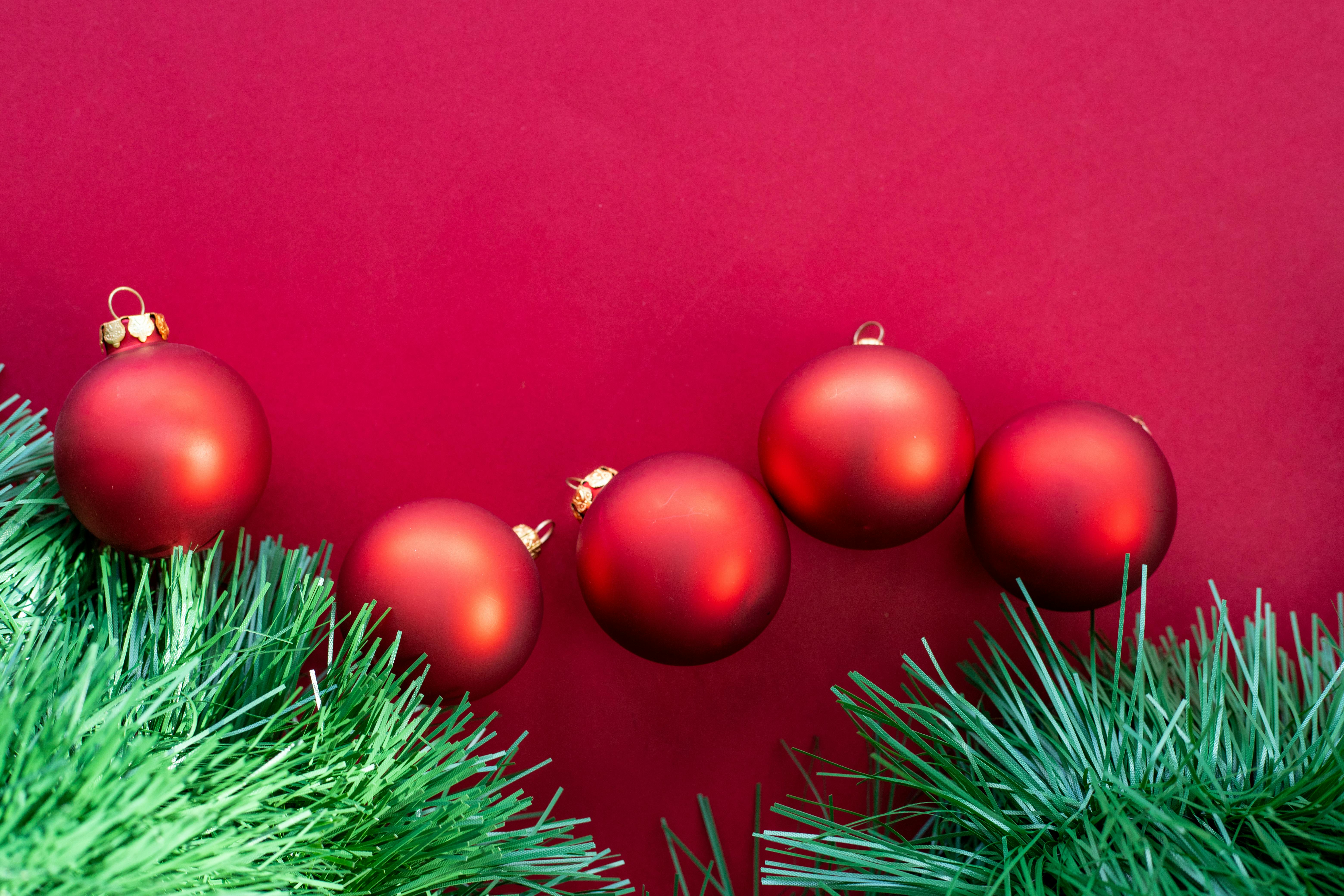These Christmas Songs Most Likely to Tank Productivity at Work, Study Finds — Photo by Mateusz Feliksik on Pexels