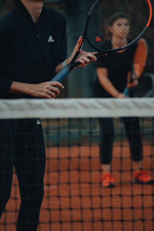 Základová fotografie zdarma na téma aktivní oblečení, držení, hraní