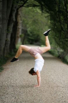 Handstand 
