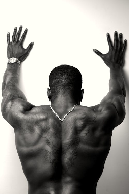 Darmowe zdjęcie z galerii z biceps, ciało, czarno-biały