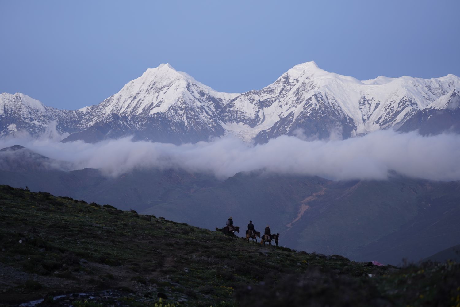 Mountain Riding Photos, Download The BEST Free Mountain Riding Stock ...