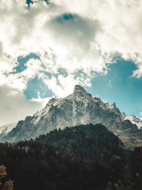 Kostenloses Stock Foto zu felsiger berg, gebirge, gipfel