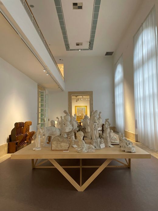 Plaster form on a plinth — Alessandro Paci on Pexels