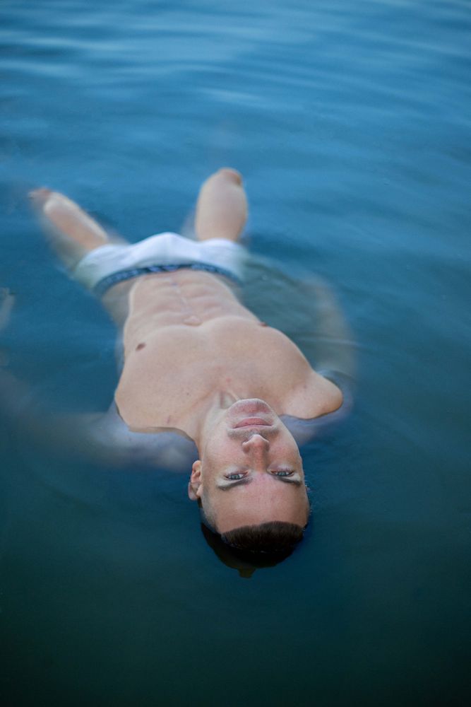Man Floating Photos, Download The BEST Free Man Floating Stock Photos ...