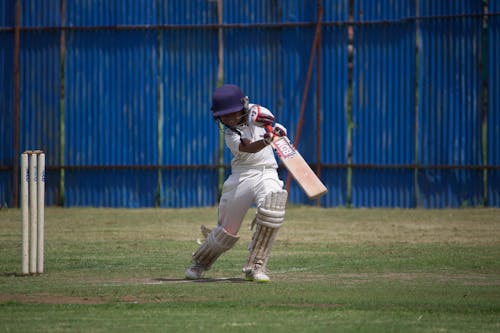 Ilmainen kuvapankkikuva tunnisteilla cricket-pelaaja, kenttä, kriketti