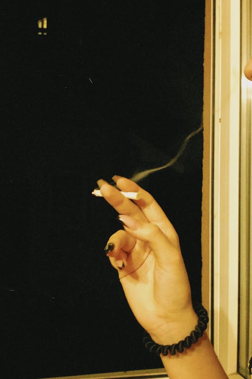 Bezpłatne Darmowe zdjęcie z galerii z dym, dymiący, palacz Zdjęcie z galerii