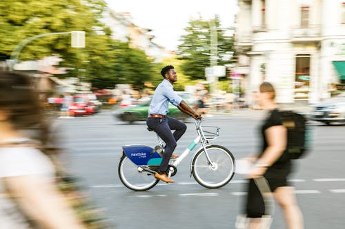 Gratuit Imagine de stoc gratuită din bărbat de culoare, biciclist, drum Fotografie de stoc
