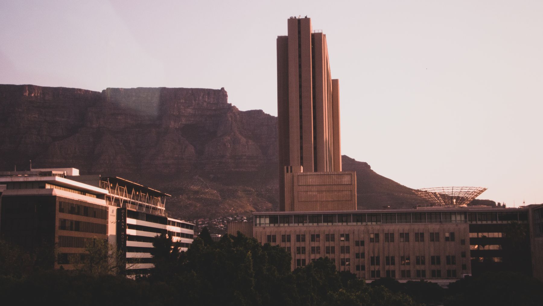 City Bowl to Table Mountain Cableway: Walking and Shuttle Options