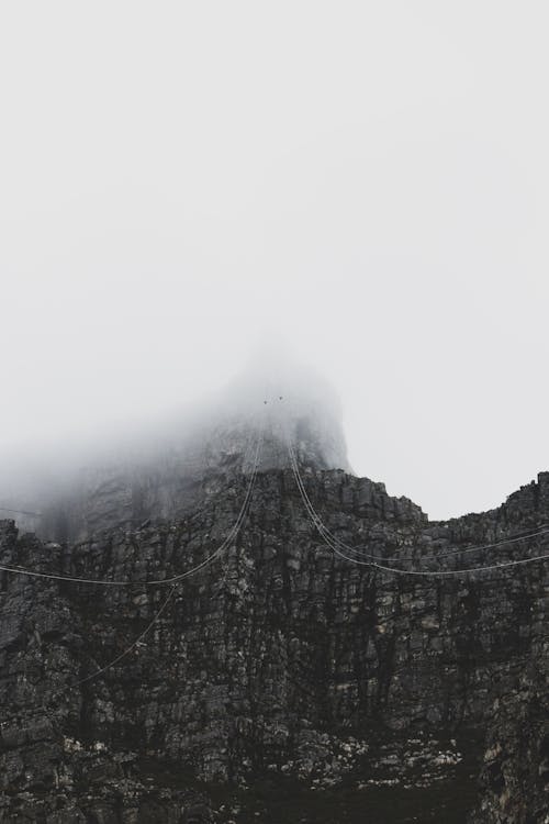 Kostnadsfri bild av berg, bergstopp, dimma