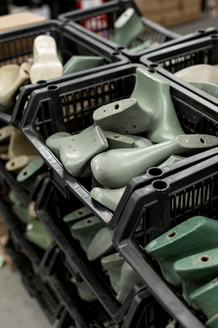 Lasts in crates — photo by Fernanda Simoes on Pexels