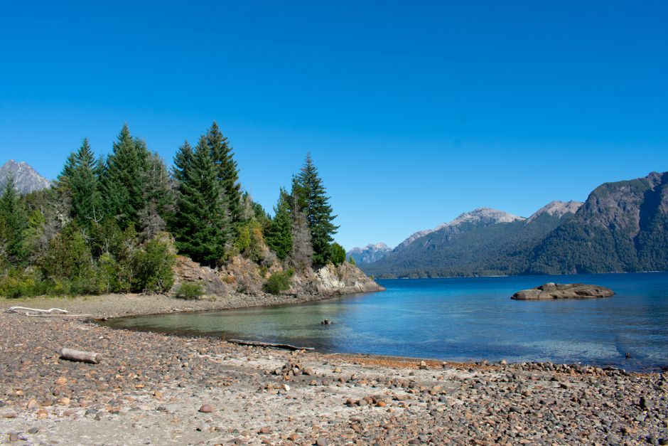 Kayak tranquilo en el Lago Nahuel Huapi