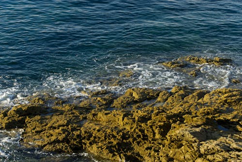Free Felsen im Wasser Stock Photo