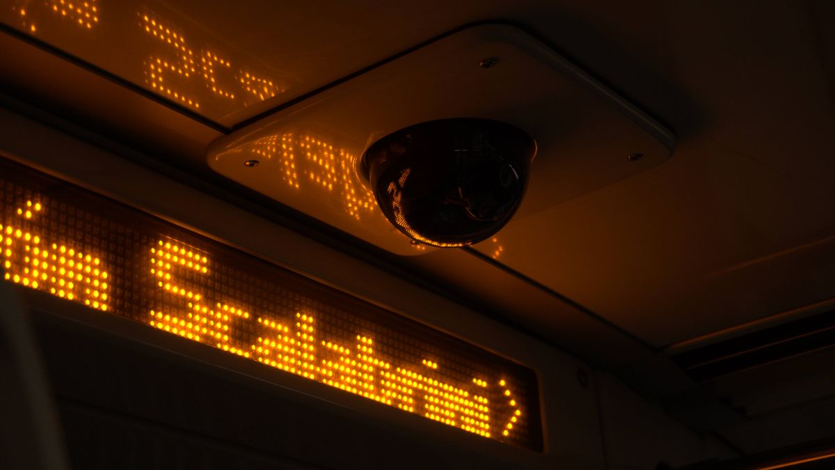 Les technologies de surveillance dans les transports publics : progrès ou atteinte à la vie privée ? - illustration