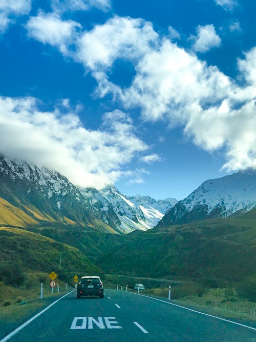 Vehículo En La Carretera