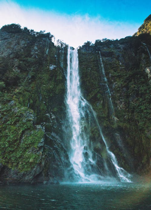 Foto d'estoc gratuïta de a l'aire lliure, aigua, cascades