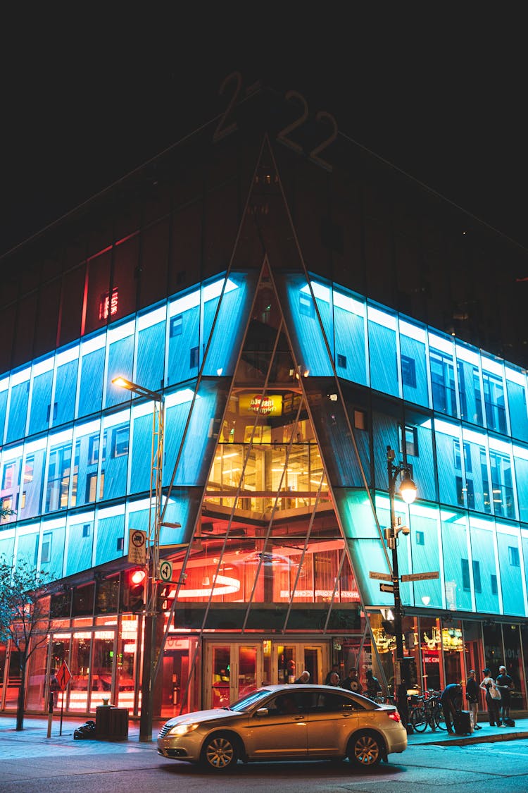 The La Vitrine Culturelle De Montreal Building At Night