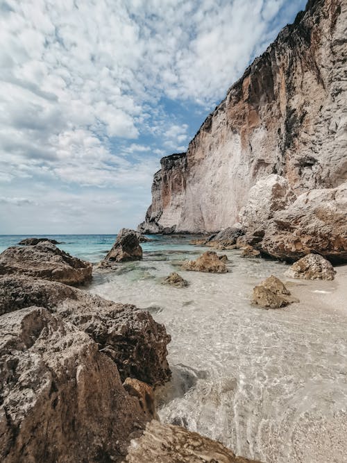 açık hava, deniz, dikey atış içeren Ücretsiz stok fotoğraf