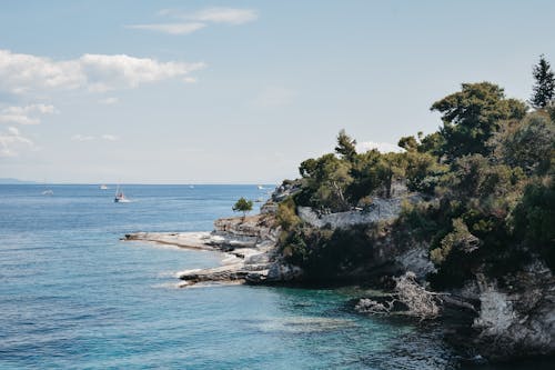 Photos gratuites de bord de la mer, bord de mer, côte rocailleuse